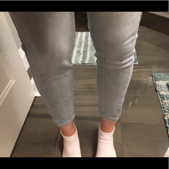 Garage lightwash skinny jeans. - Picture 4 of 5